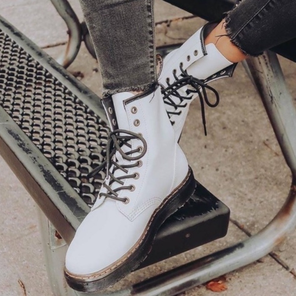 NEW Dr. Martens Zavala Eyelet White Patent Boots 8